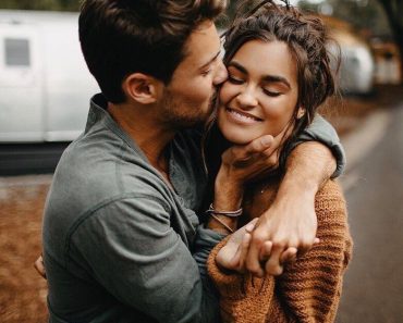 KEEP YOUR RELATIONSHIP POSITIVE WITH THESE 9 TIPS